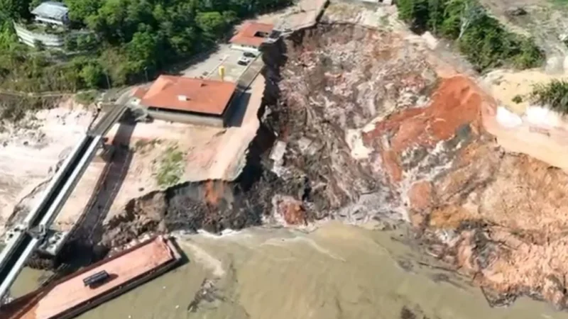 Deslizamento no Porto da Terra Preta, em Manacapuru (AM), deixa criança de seis anos desaparecida