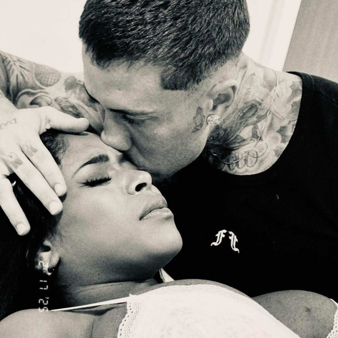 Nasce Rás, o filho de MC Daniel e Lorena Maria