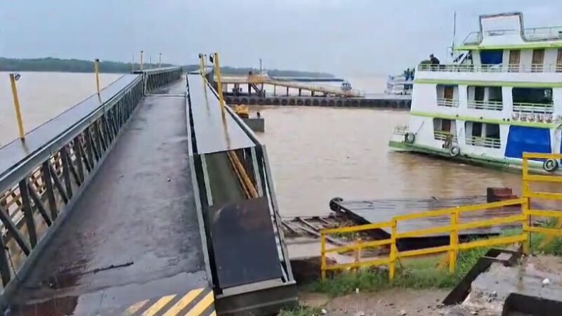 VÍDEO: Veja momento em que balsa colide com porto de Borba, no AM