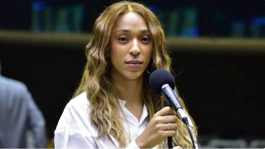 PEC que acaba com a escala de trabalho 6×1 é protocolada na Câmara