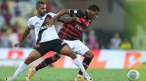 Flamengo derrota Vasco e mantém liderança no Campeonato Carioca