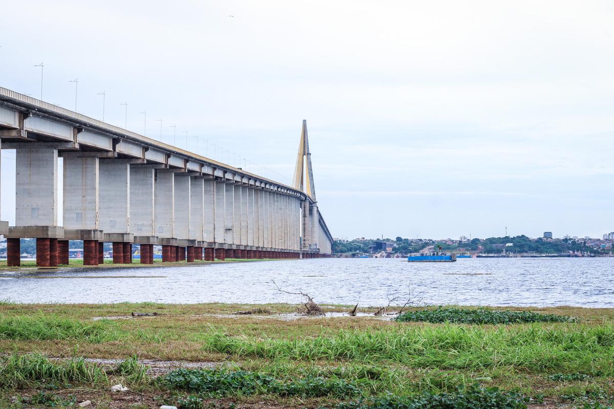Nível do rio Negro mantém tendência de alta, mas cenário ainda requer atenção