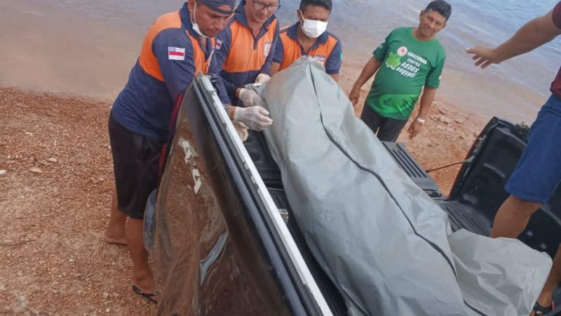 Moradores encontram corpo de mulher boiando no Rio Negro