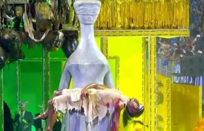 POLÊMICA: Escola de Samba exibe personagens “mortos” e enforcados em desfile no Carnaval de SP