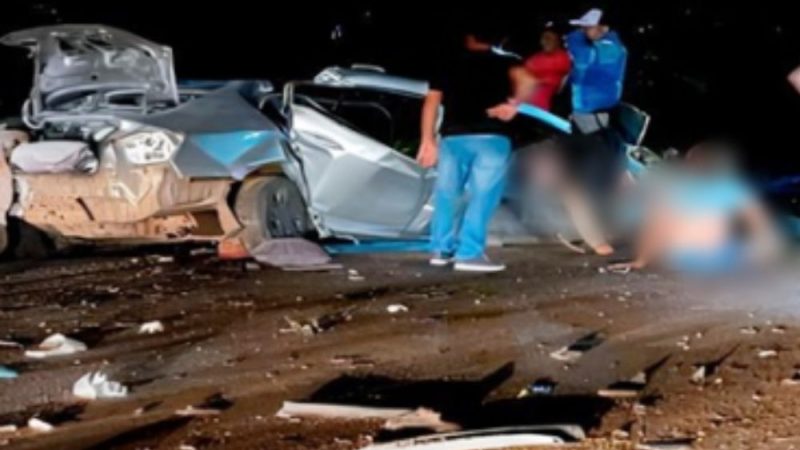 Acidente entre carro e caminhonete deixa 4 mortos na BR-319
