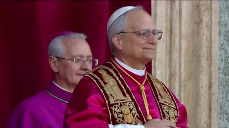 Saiba quem é o novo Papa Leão XIV.