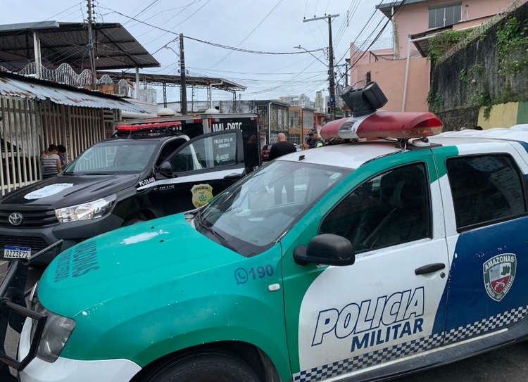 Homem de 50 anos é encontrado morto no meio da rua em Manaus